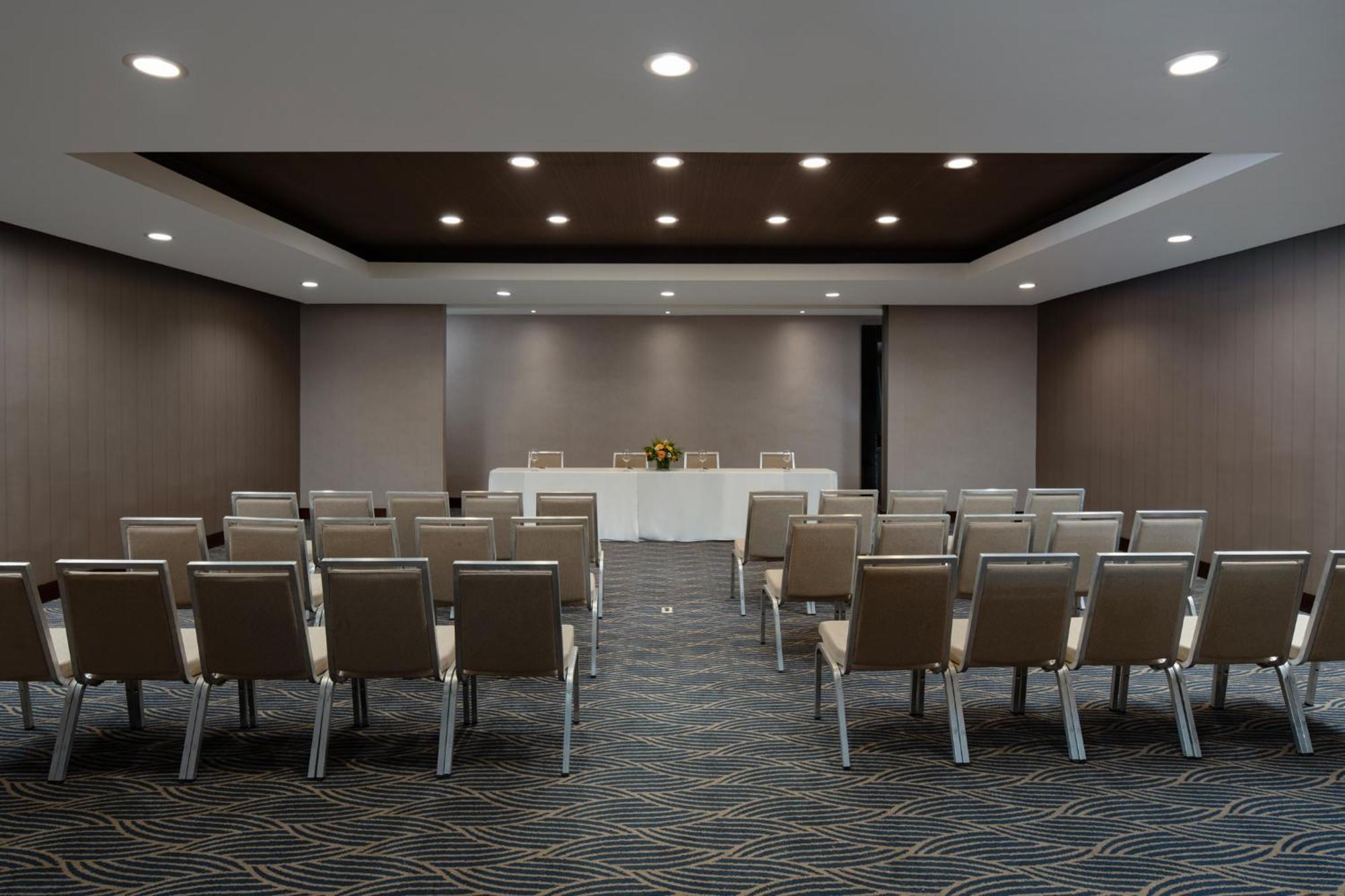 Embassy Suites By Hilton Santo Domingo Ngoại thất bức ảnh