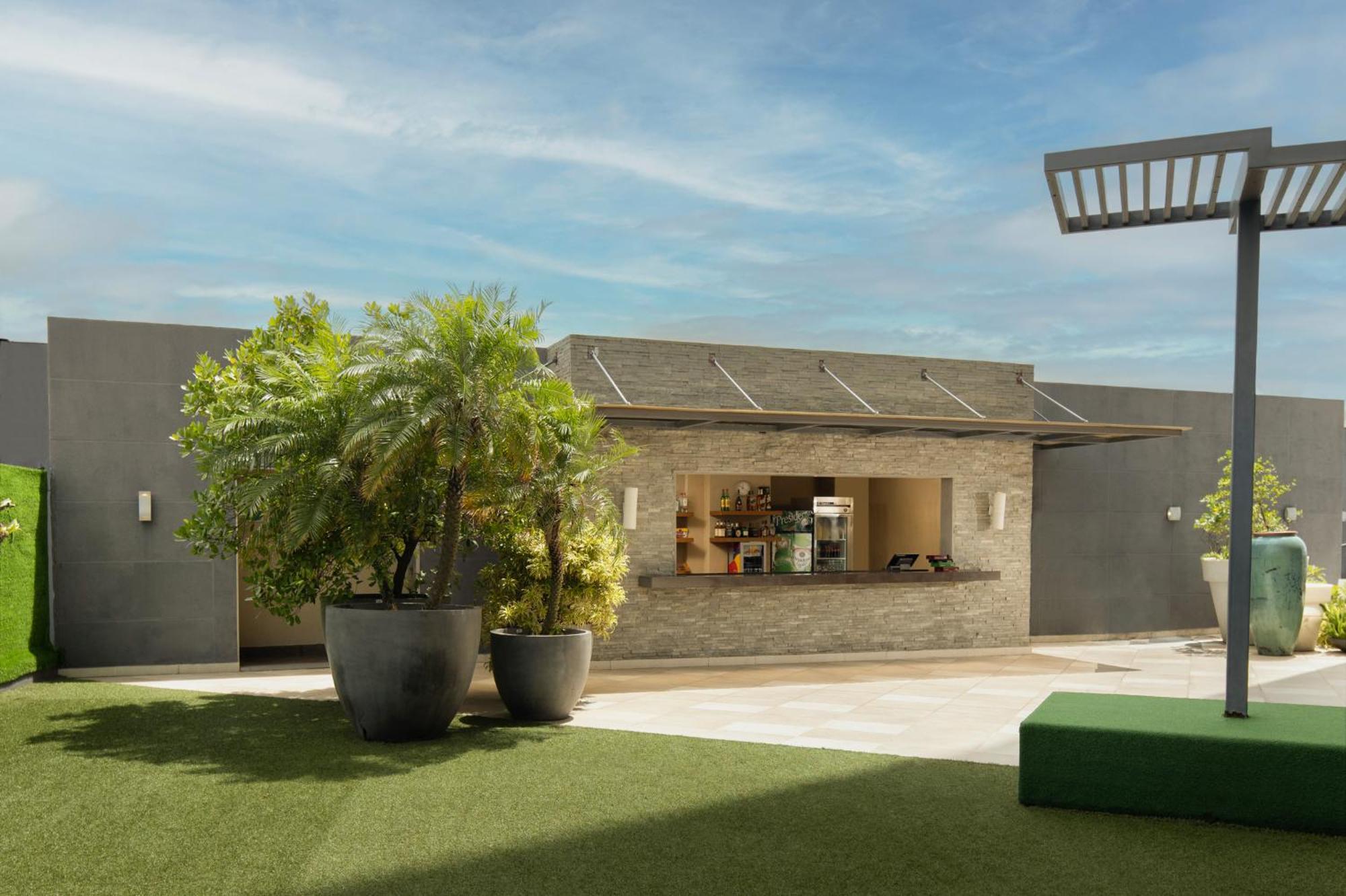 Embassy Suites By Hilton Santo Domingo Ngoại thất bức ảnh